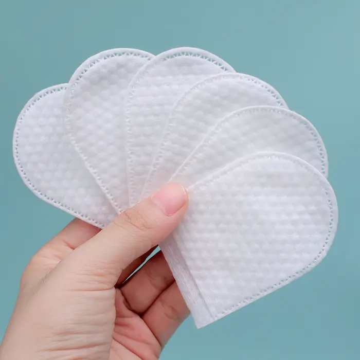 Tampons de coton démaquillants jetables