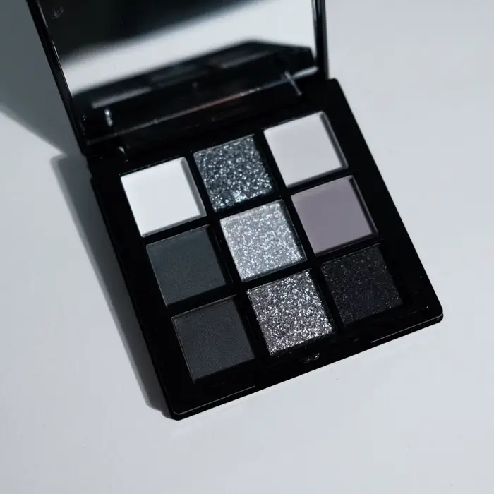Palette de fards à barrage 9 couleurs, noir foncé, gris argenté, 256 finitions scintillantes, style 