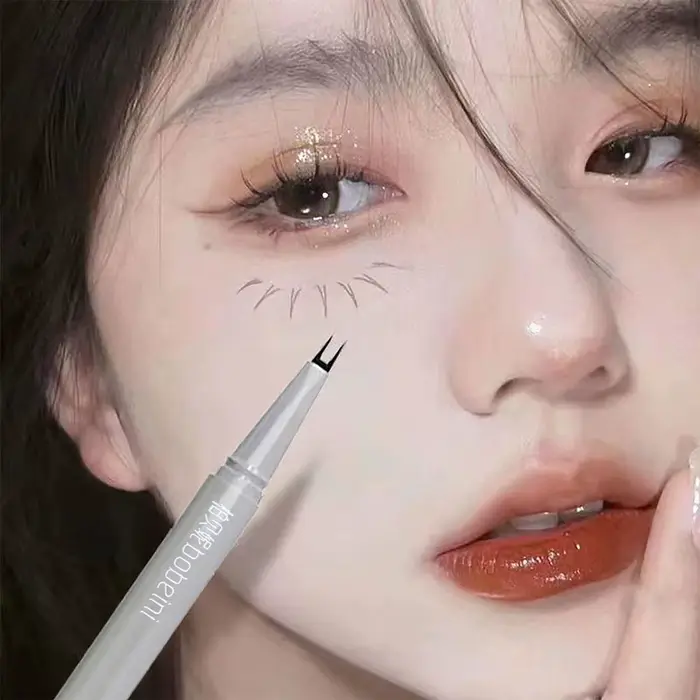 Eyeliner à Double griffe