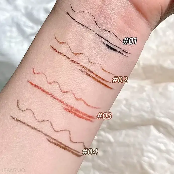 Stylo eye-liner ultra fin pour cils inférieurs