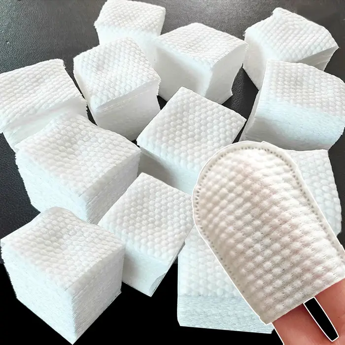 Tampons de coton démaquillants jetables