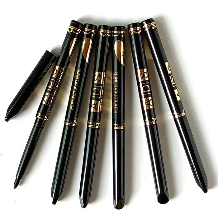 Crayons Eyeliner imperméables noirs et bruns