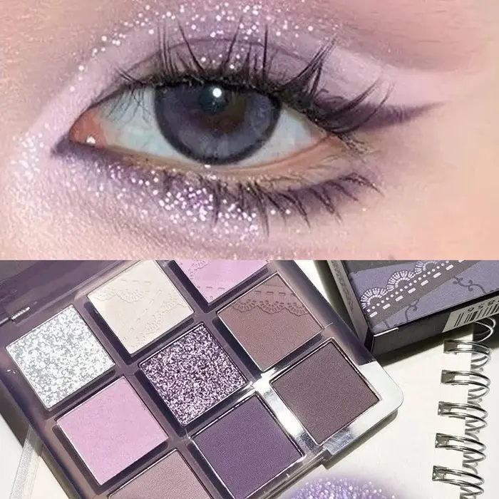 Palette de maquillage de fard à paupières violet lavande