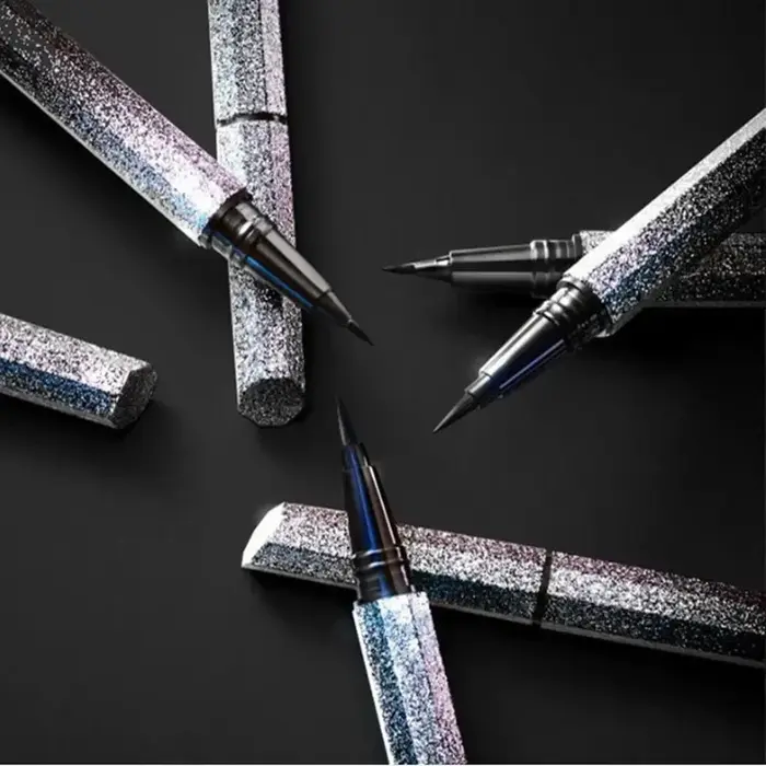 Crayon Eyeliner ciel étoilé
