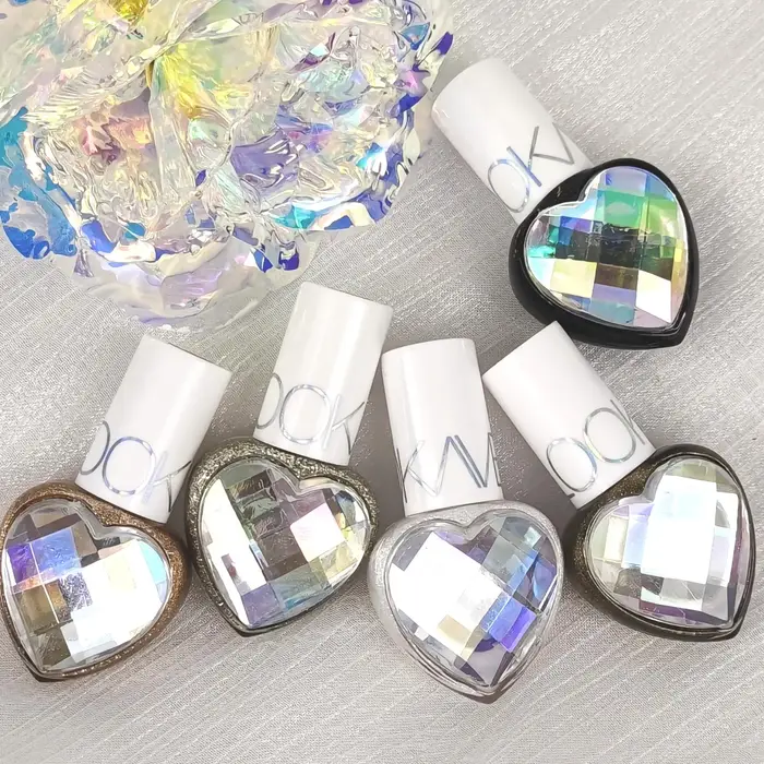 Eyeliner fin scintillant