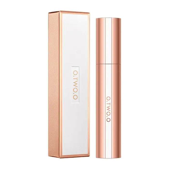 Mascara noir longue tenue, volume intense et allongeant, waterproof, anti-bavures, séchage rapide, sans grumeaux, effet recourbant pour un look audacieux