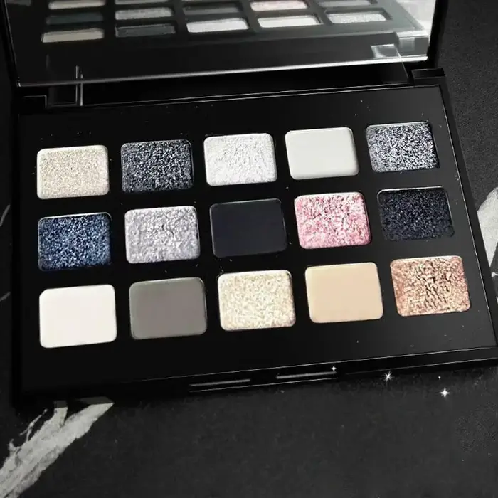 Palette de fards à paupières fumés aux tons froids, 15 nuances, gris foncé, métallique, scintillant, mat, pigmenté, maquillage pour les yeux imperméable