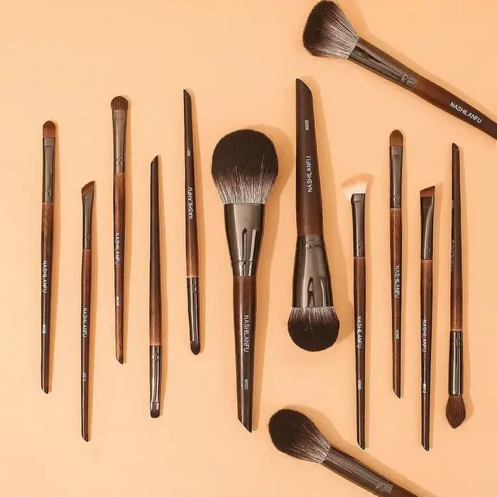 Ensemble de pinceaux de maquillage en fourrure d'animal de qualité supérieure