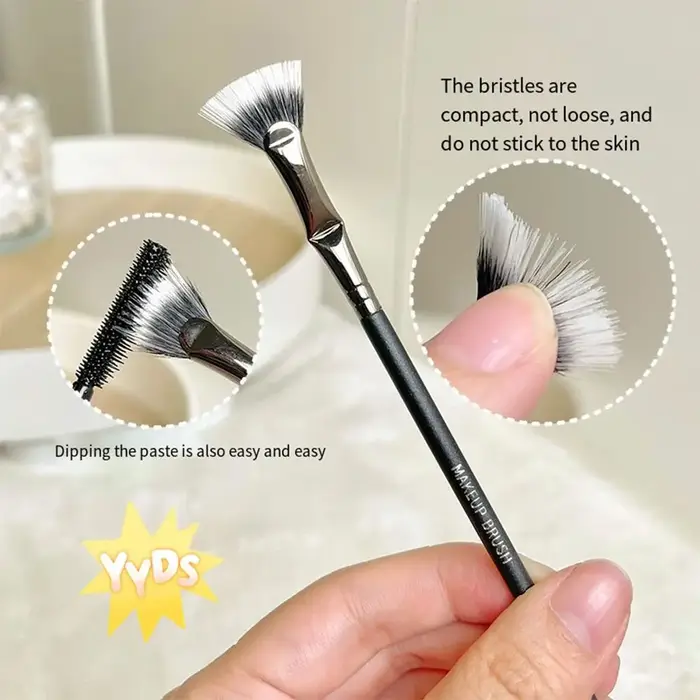 Brosse à cils coudée en forme d'éventail
