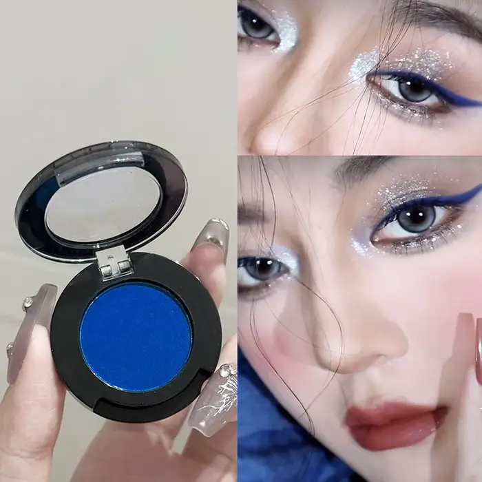 Palette de fards à paupières bleu noir rouge