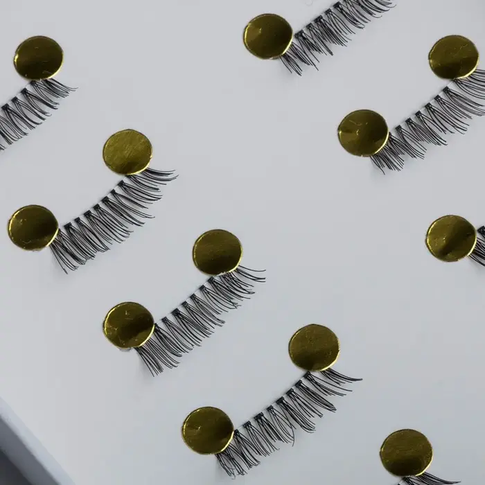 Faux cils noirs mini demi-cornets