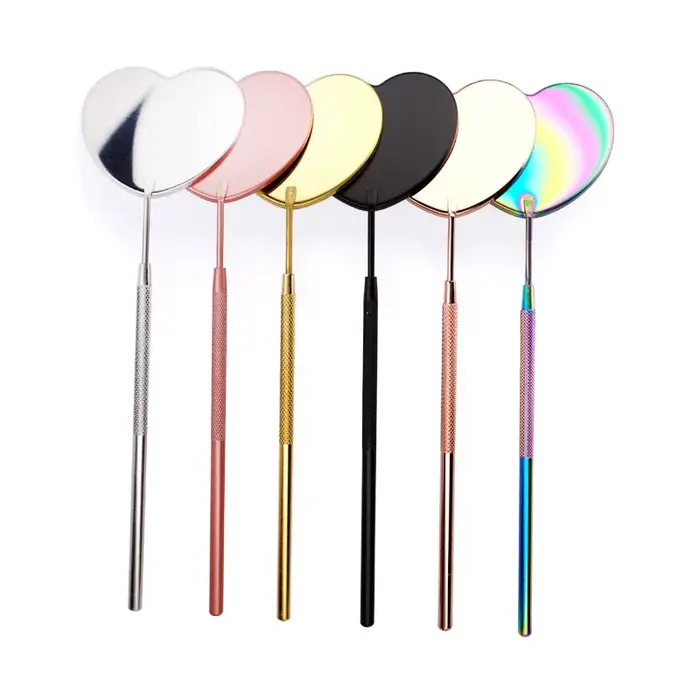 Miroir de contrôle d'extensions de cils en forme de cœur