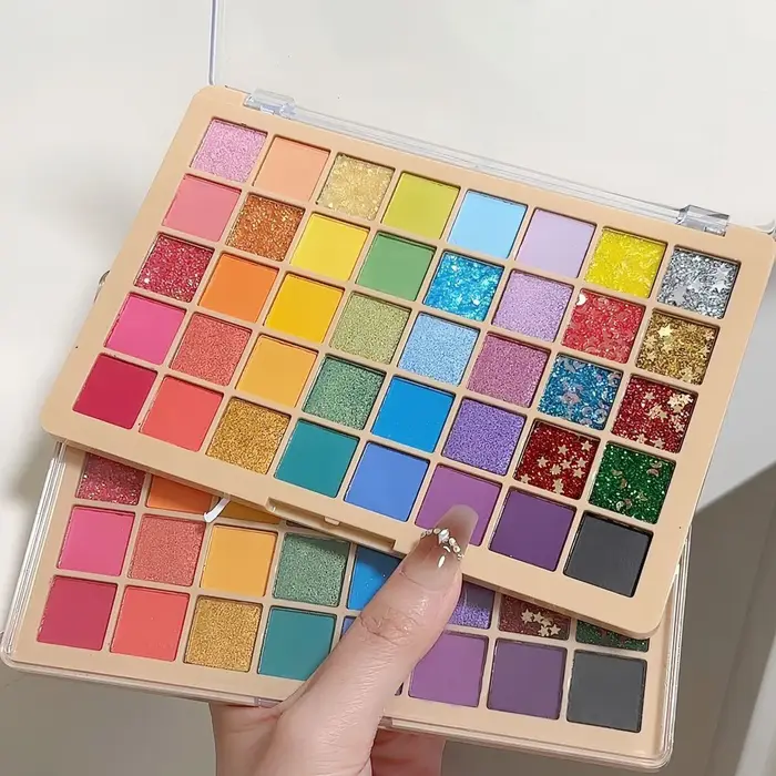 Ensemble de fards à paupières colorés