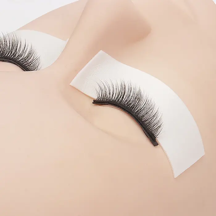 Rouleau de bandes en mousse pour faux-cils