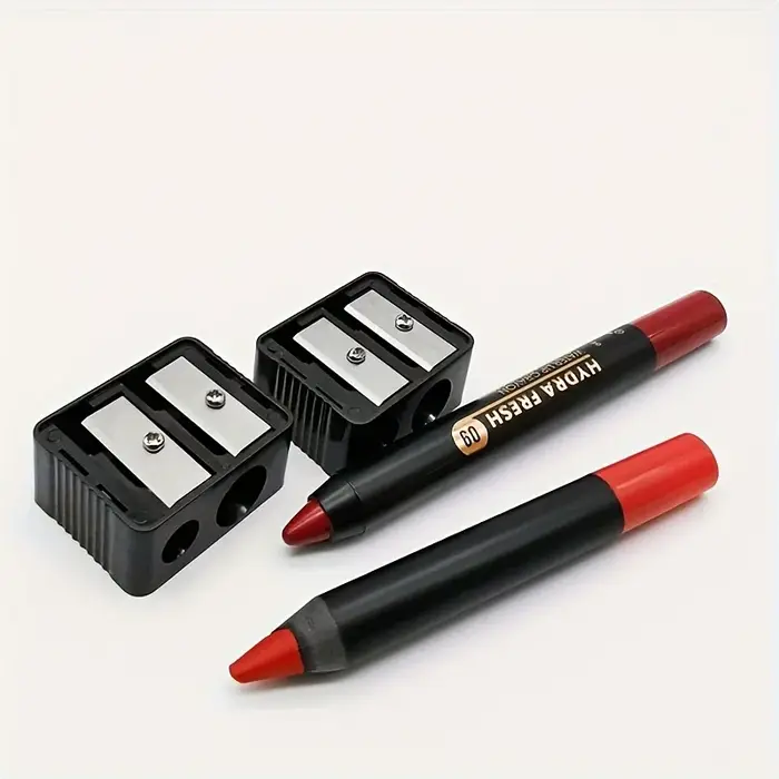 Taille-crayon cosmétique ventilé à double trou. L'utilisation manuelle est idéale pour les crayons et les crayons à sourcils.