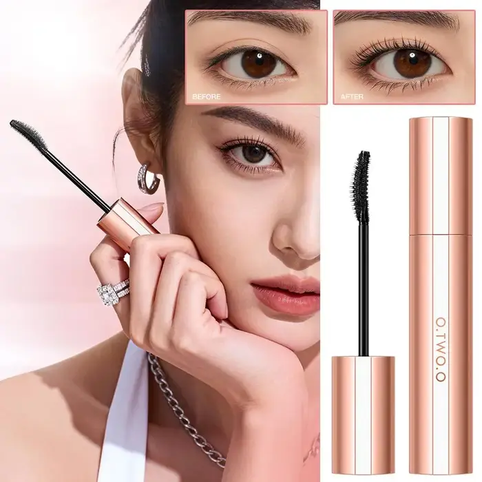 Mascara noir longue tenue, volume intense et allongeant, waterproof, anti-bavures, séchage rapide, sans grumeaux, effet recourbant pour un look audacieux