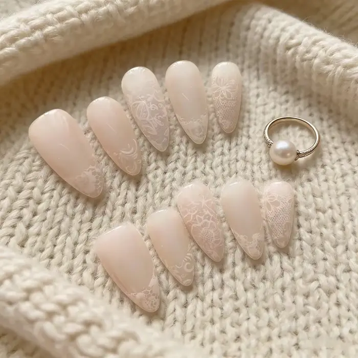 10 faux ongles en dentelle faits à la main