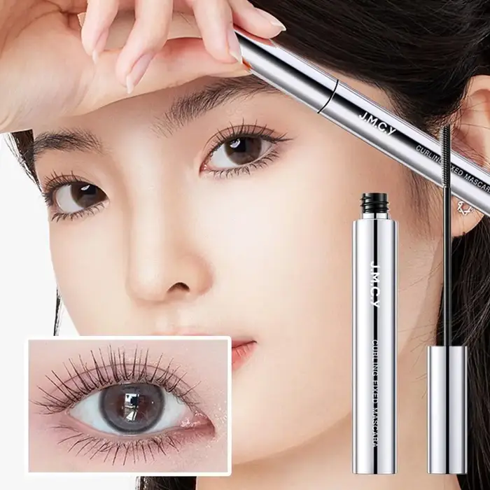 Mascara à cils recourbé 3D