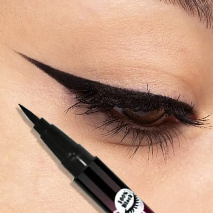 Stylo Eyeliner liquide noir lisse