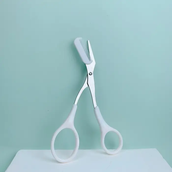 Ciseaux de coupe de sourcils roses avec peigne intégré