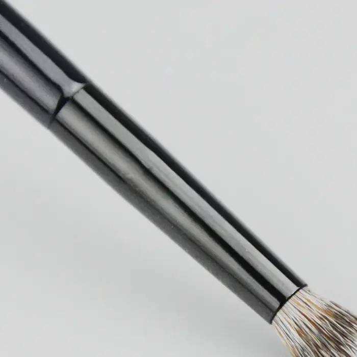 Brosse professionnelle pour ombre à paupières