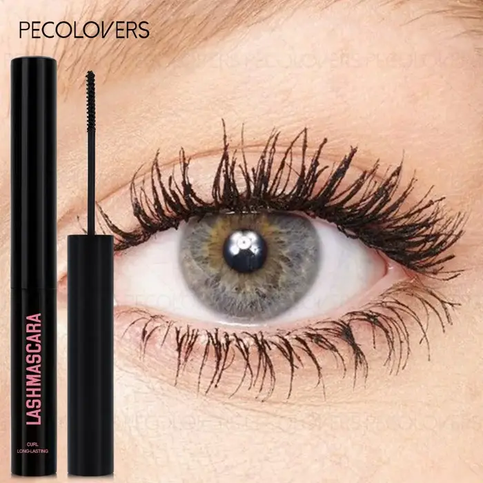 Mascara tube noir imperméable et résistant à la sueur