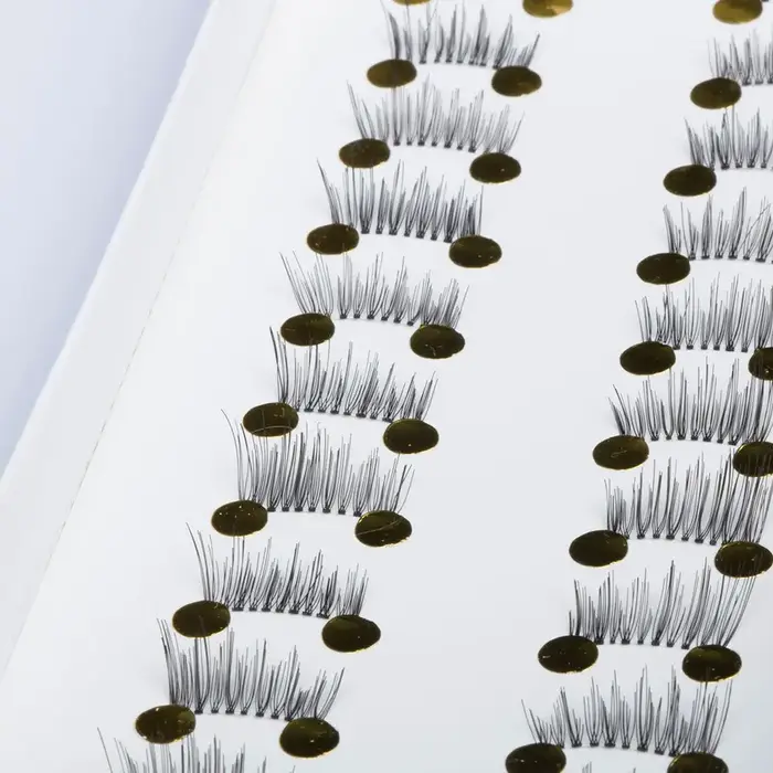 Faux cils noirs mini demi-cornets