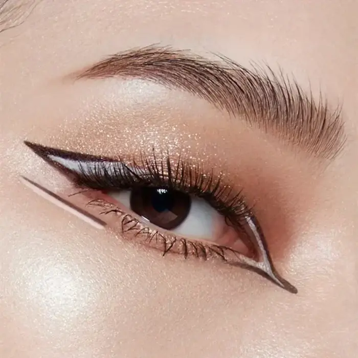 Petit crayon à sourcils à barre d'or