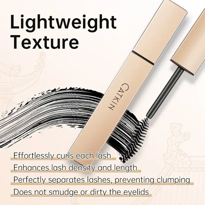 Mascara noir, volumisant et allongeant