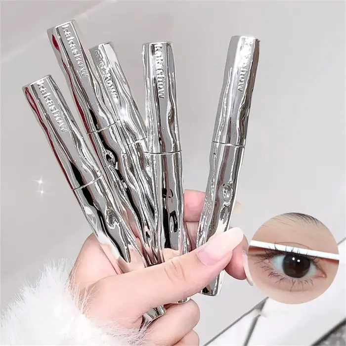 Mascara mat en Fiber de soie argentée