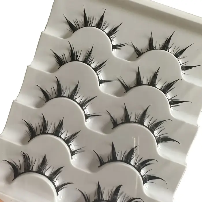 Faux cils d'inspiration d'anime