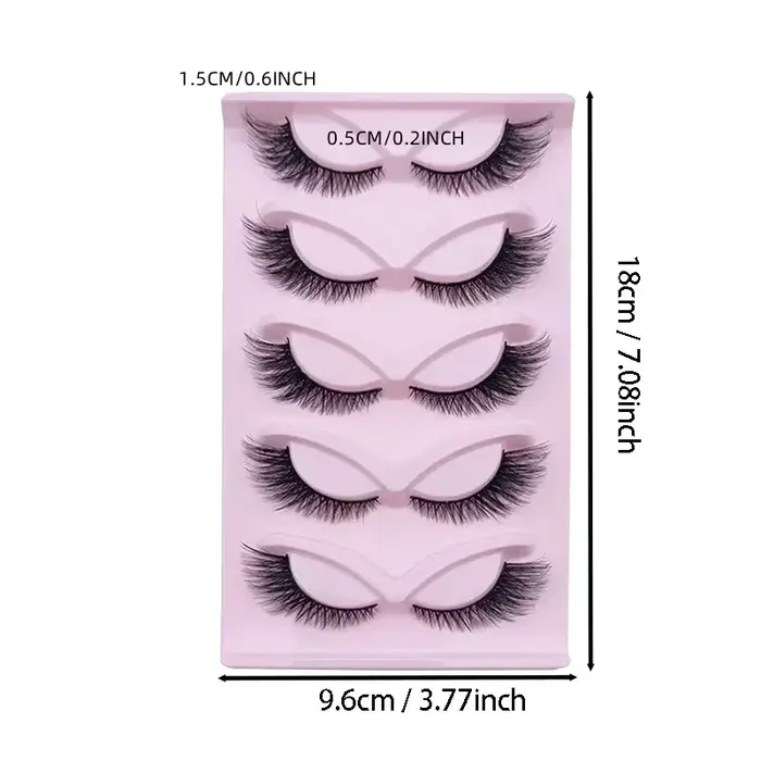 Faux cils longs en œil de chat