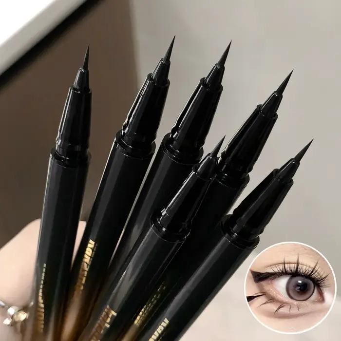 1 stylo eyeliner liquide noir