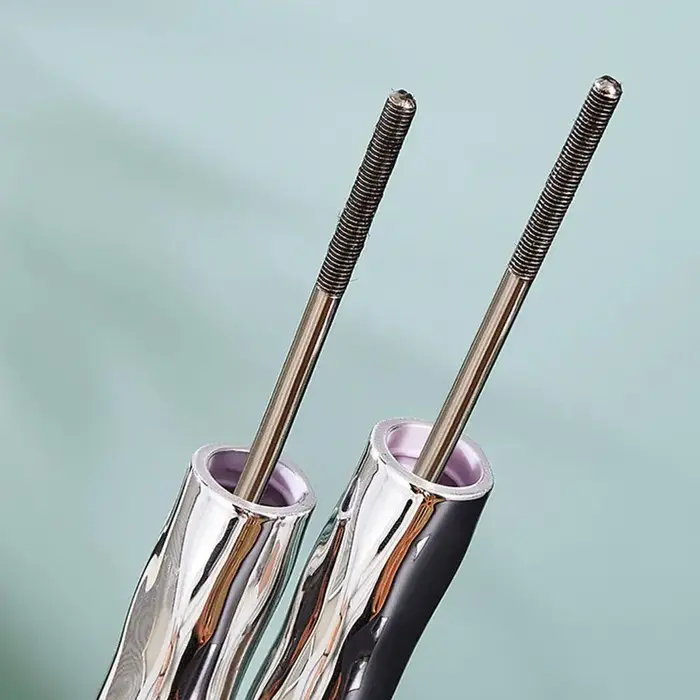 Mascara à cils en fer métallique