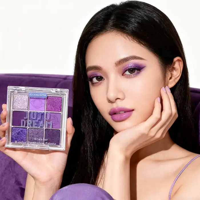 Palette de fards à paupières violets et roses