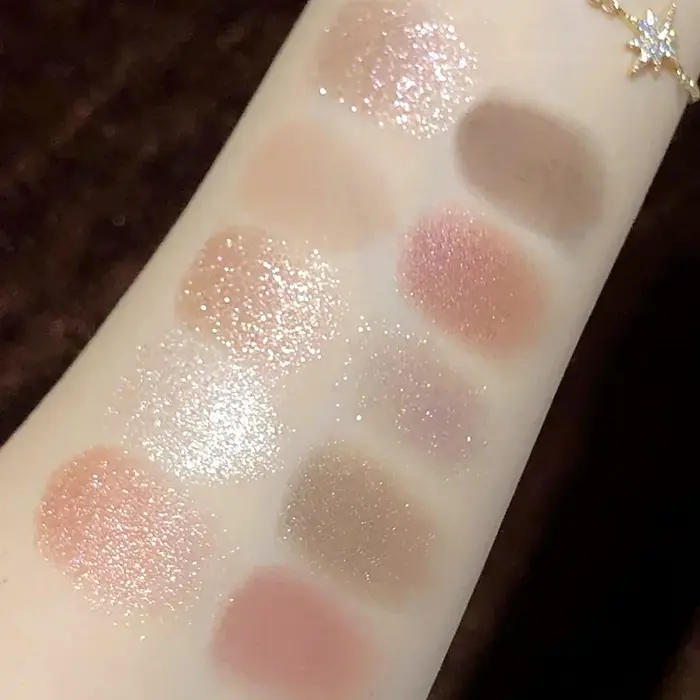 Miss Lara 16 Palette de fards à paupières de couleur de noël coloré artiste miroitant paillettes mat pigmenté fard