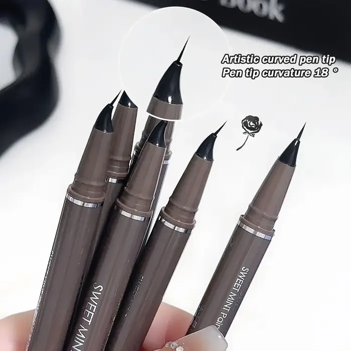 Stylo Eyeliner incurvé