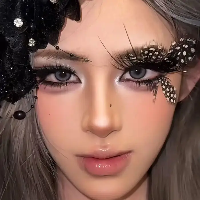 Faux cils artistiques en forme d'ailes de papillon