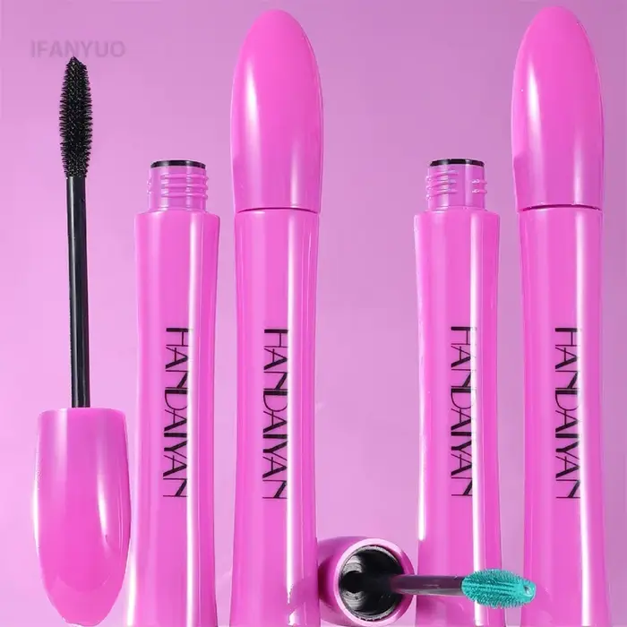 Mascara cils rose marron maquillage de scène coloré