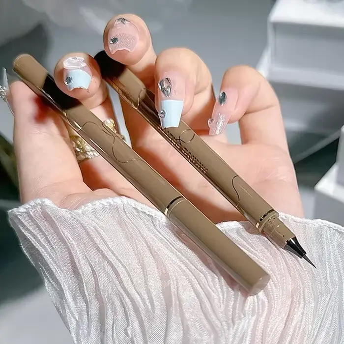 Stylo Eyeliner Ultra fin pour cils inférieurs
