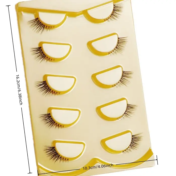  Cinq paires de faux cils mi-longs pour un look naturel