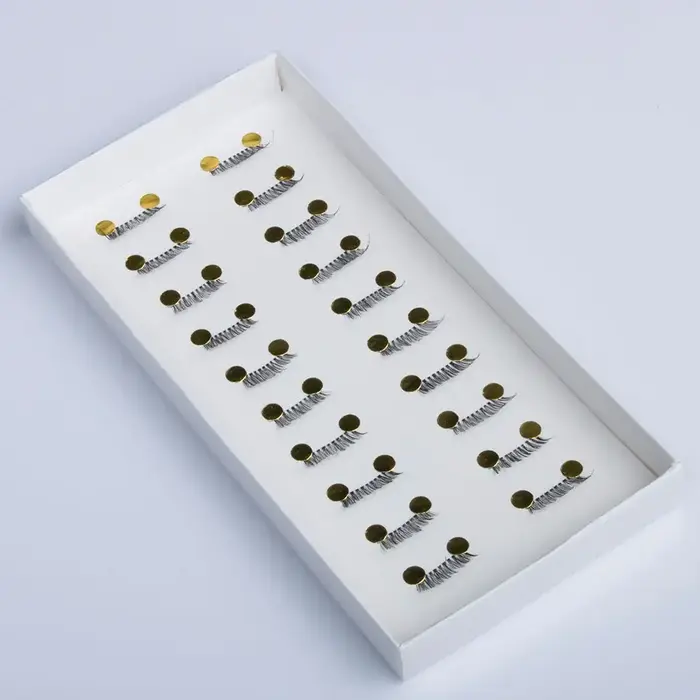 Faux cils noirs mini demi-cornets