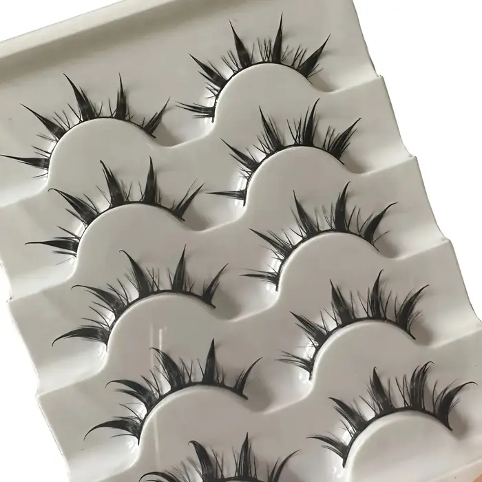 Faux cils d'inspiration d'anime